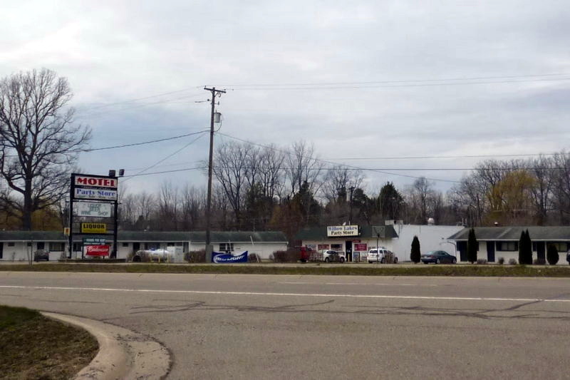 Willow Lakes Motel & Party Store - Real Estate Photos (newer photo)